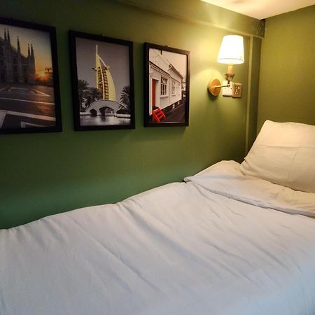 Green Sky Hostel Dubai Phòng bức ảnh
