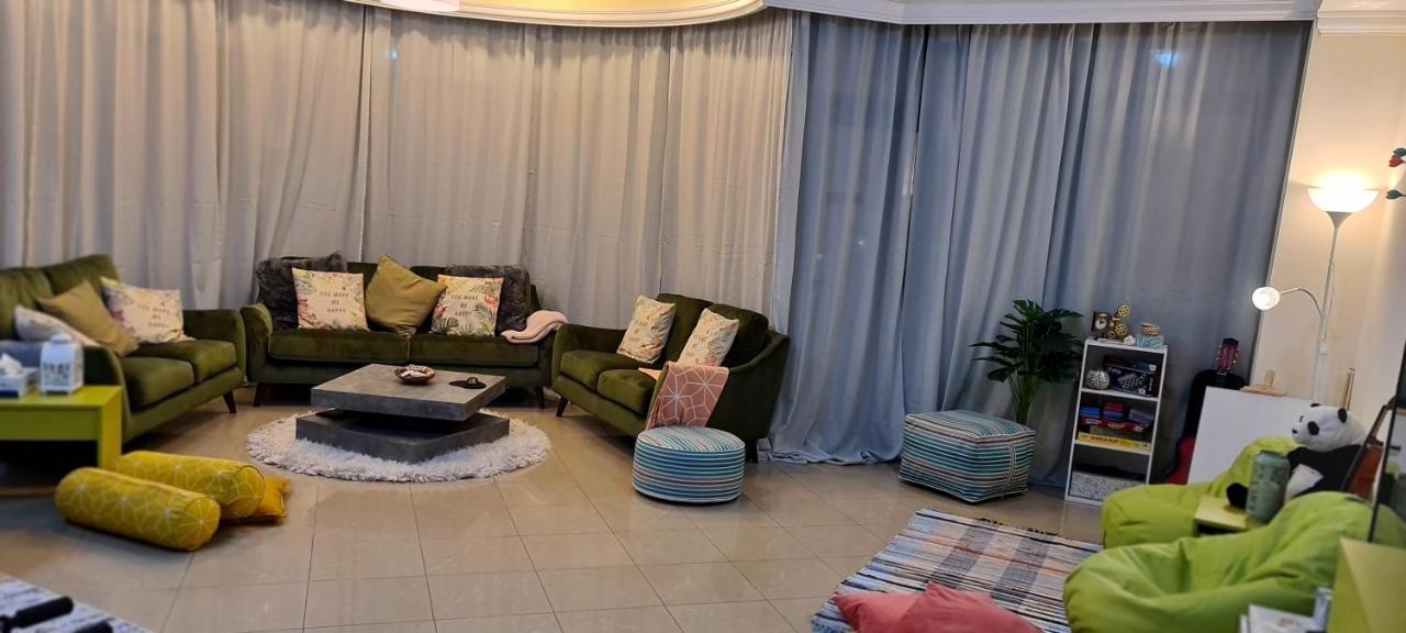 Green Sky Hostel Dubai Ngoại thất bức ảnh