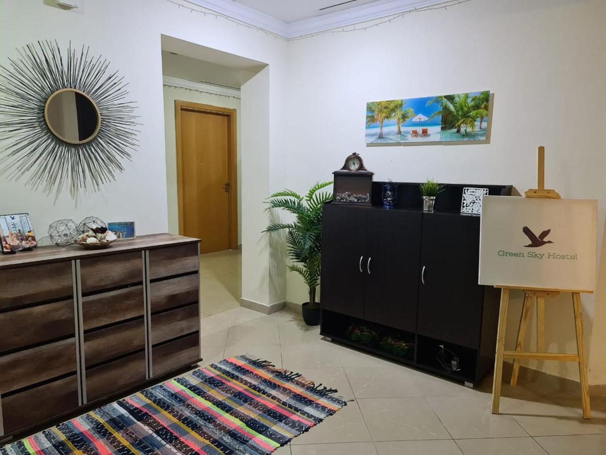 Green Sky Hostel Dubai Ngoại thất bức ảnh
